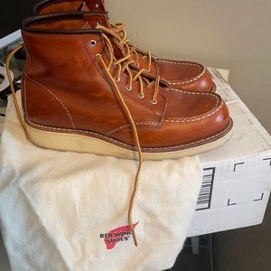 Women’s Redwing Boots